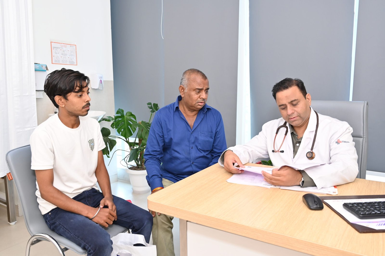 Best Cancer Specialist In Lucknow, best oncologist in lucknow, best cancer doctor in lucknow